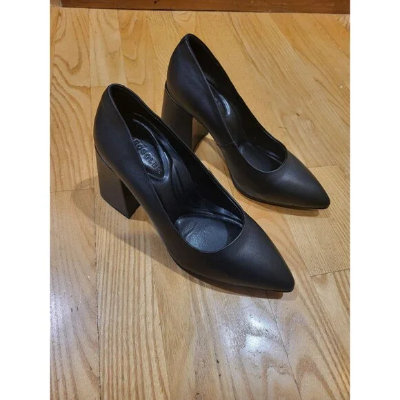 Aerosoles Women's Ivory Pump, Black Leather, Size 7 - Picture 1 of 8